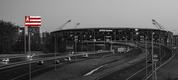 BAS: Mega-vlaggenmast bij de Kooimeerrotonde